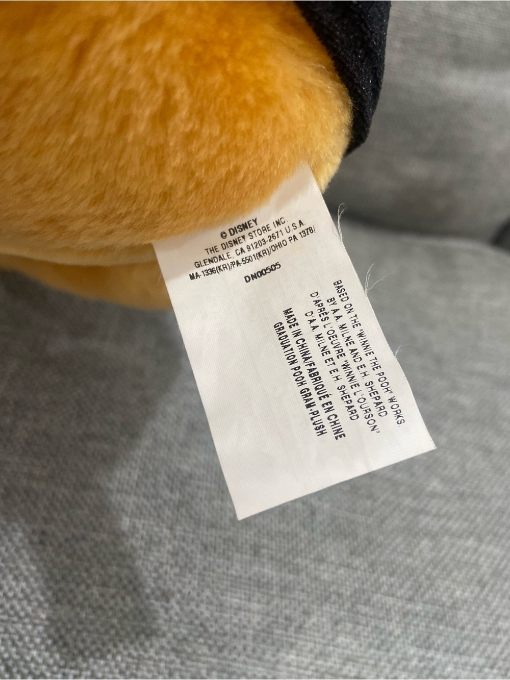 Disney Vintage Winnie The Pooh Graduation Plush - Picture 6 of 9